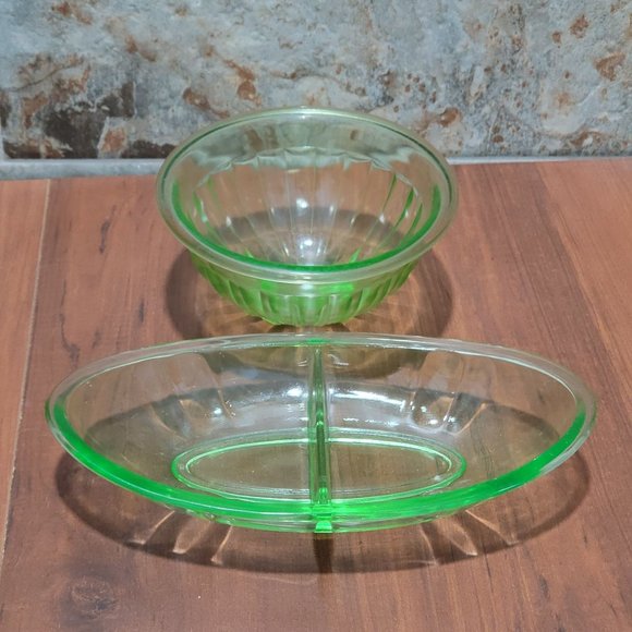 VTG Green Glass Round Bowl & Divided Condiment Tray Dish Plate Set of 2 - Picture 1 of 11